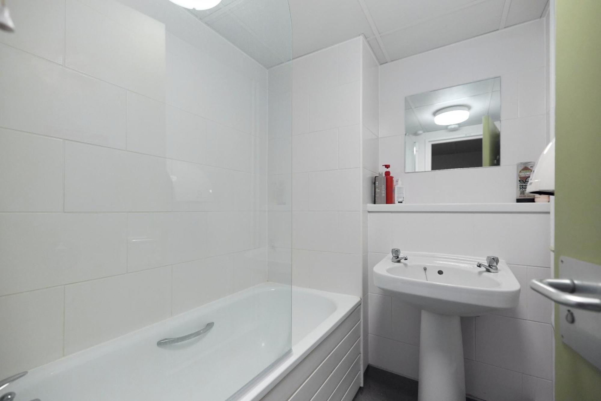 Louise House Hostel Лондон Екстер'єр фото