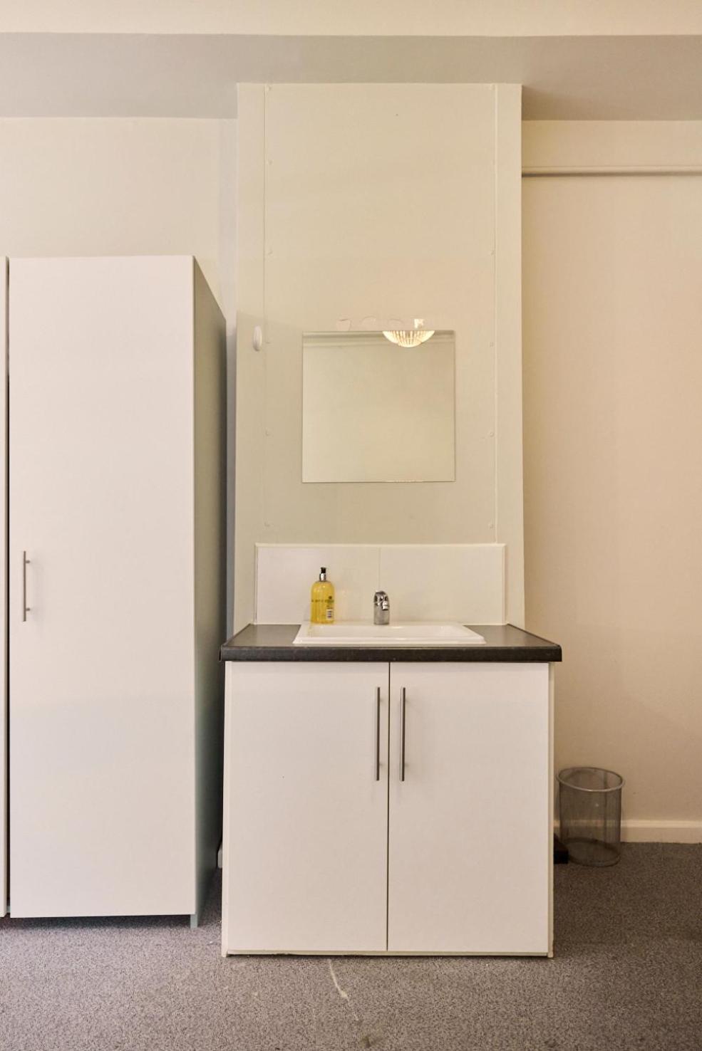 Louise House Hostel Лондон Екстер'єр фото